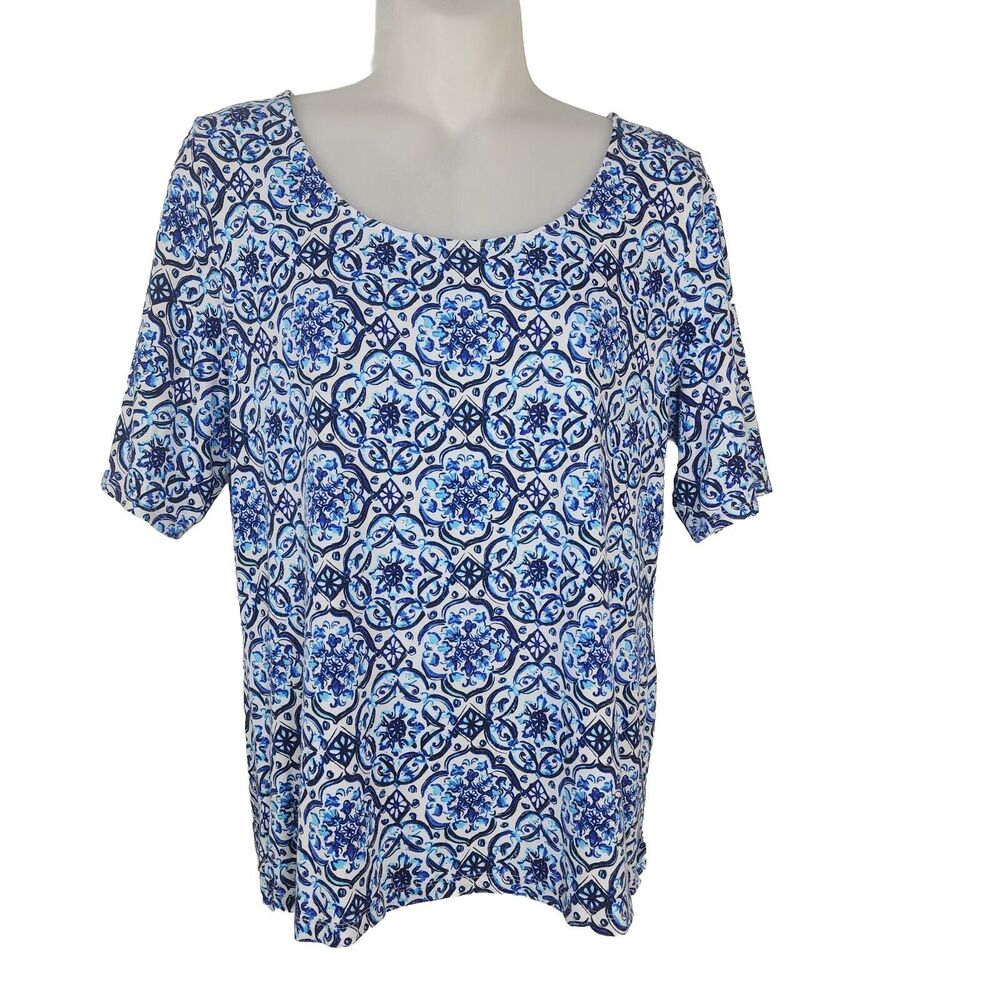 Talbots Women Top Medium Blue White Kaleidoscope Print Short Sleeve Stretch